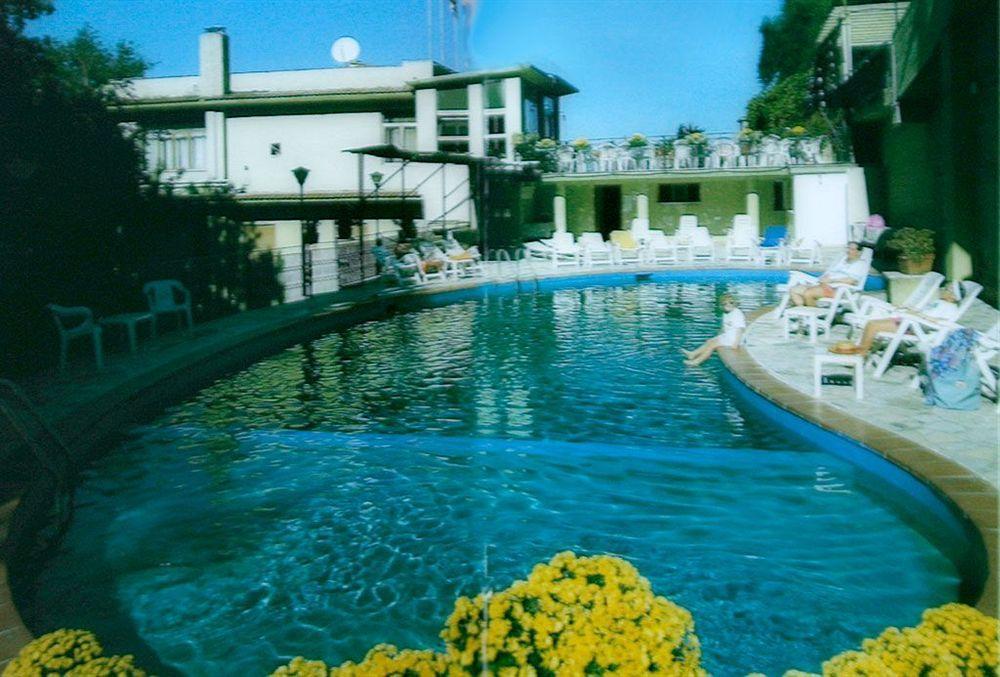סורנטו Hotel Cavour מראה חיצוני תמונה